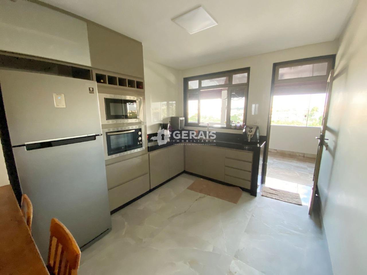 Casa à venda no QUINTINO: 06 - COZINHA