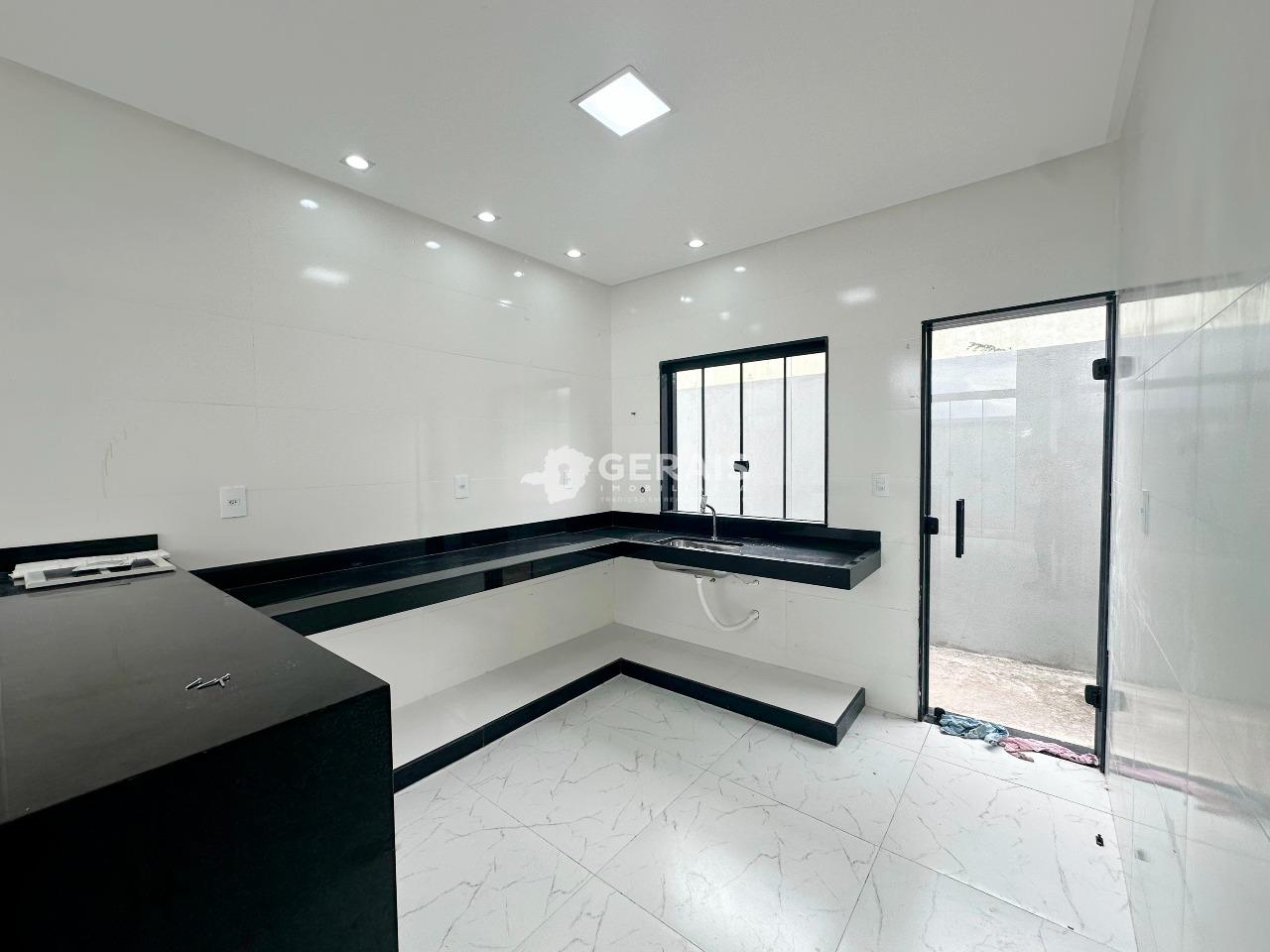 Casa à venda no ITACOLOMI: 09- COZINHA