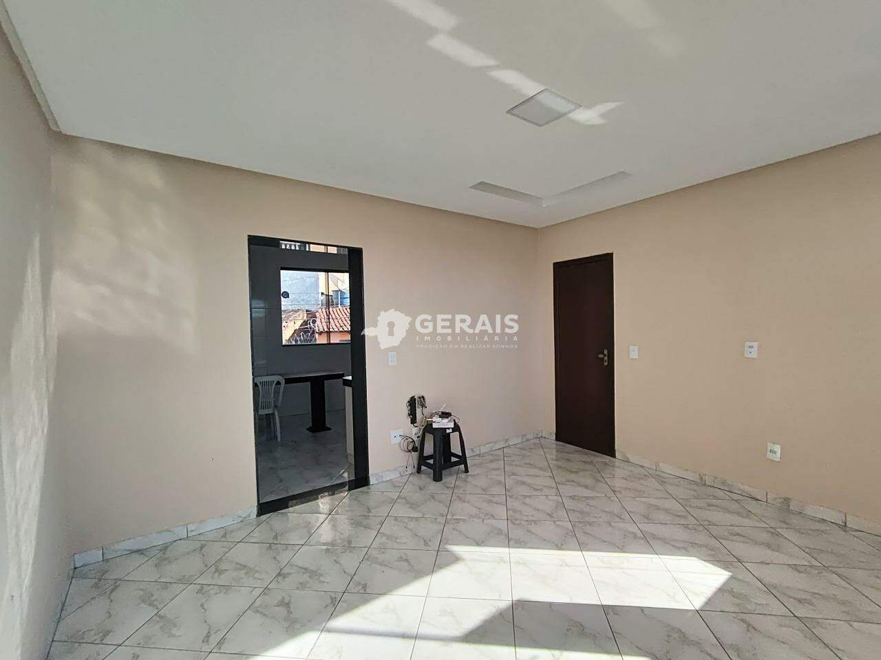 Apartamento para aluguel no NITERÓI: 04- SALA