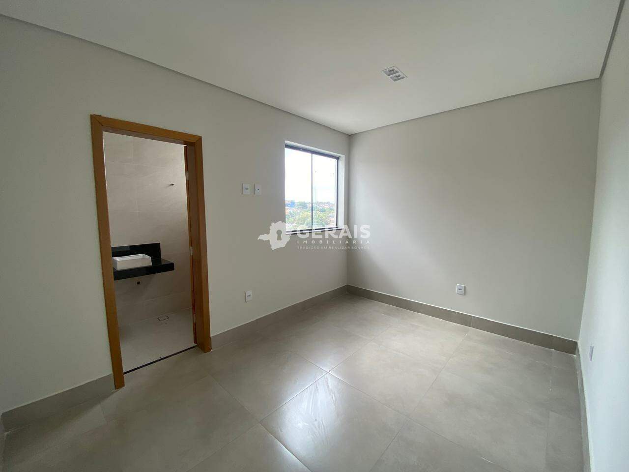 Casa à venda no JARDINOPOLIS: 07 - QUARTO 03 SUÍTE