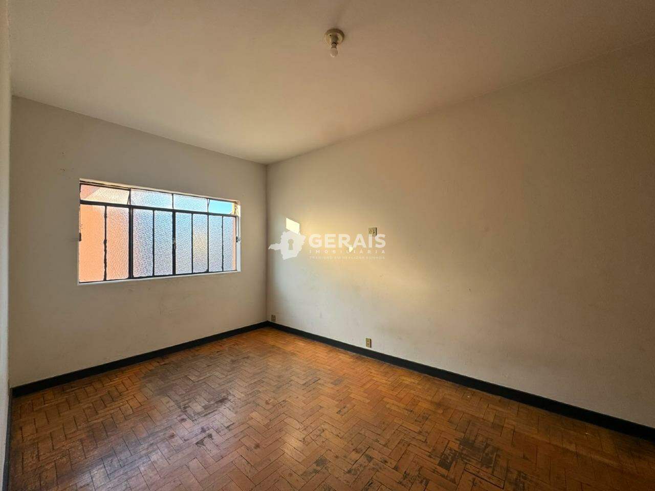 Apartamento para aluguel no CENTRO: 05- QUARTO 01