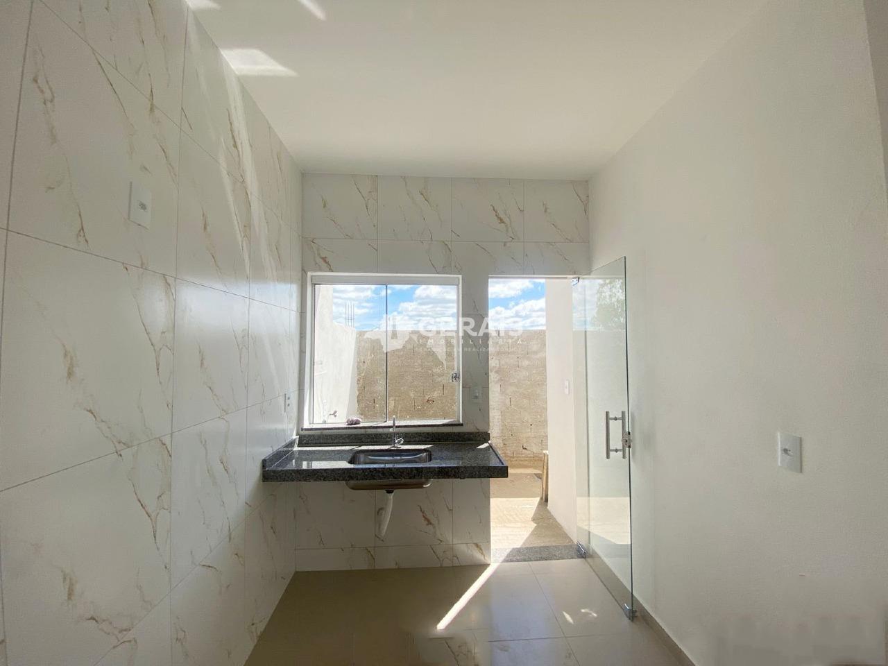 Casa à venda no JARDIM CANDIDES: 05- COZINHA