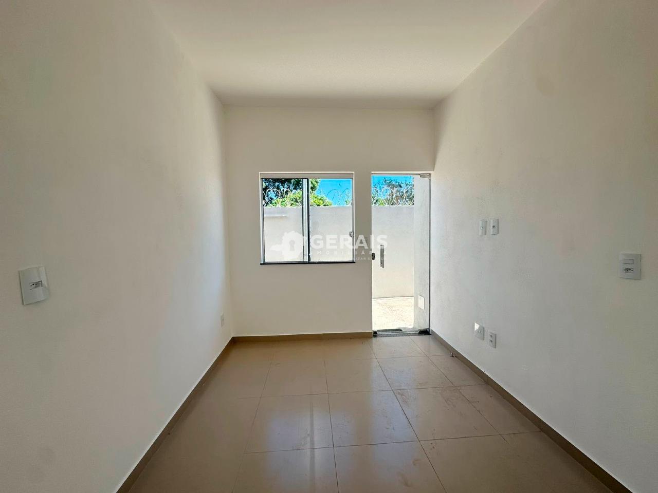 Casa à venda no JARDIM CANDIDES: 03 - SALA