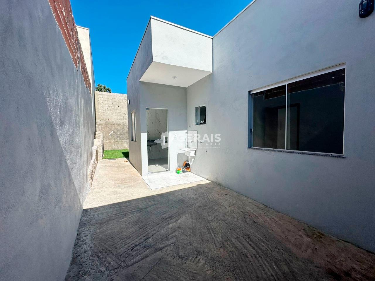 Casa à venda no JARDIM CANDIDES: 09 - QUINTAL