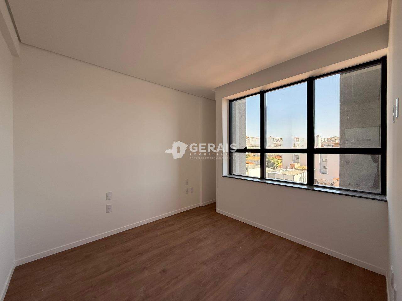 Apartamento à venda no CENTRO: 06 - QUARTO 01