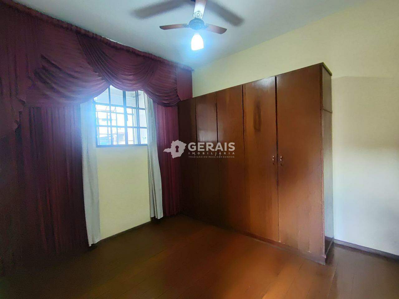 Casa para aluguel no CENTRO: 08 - QUARTO 01