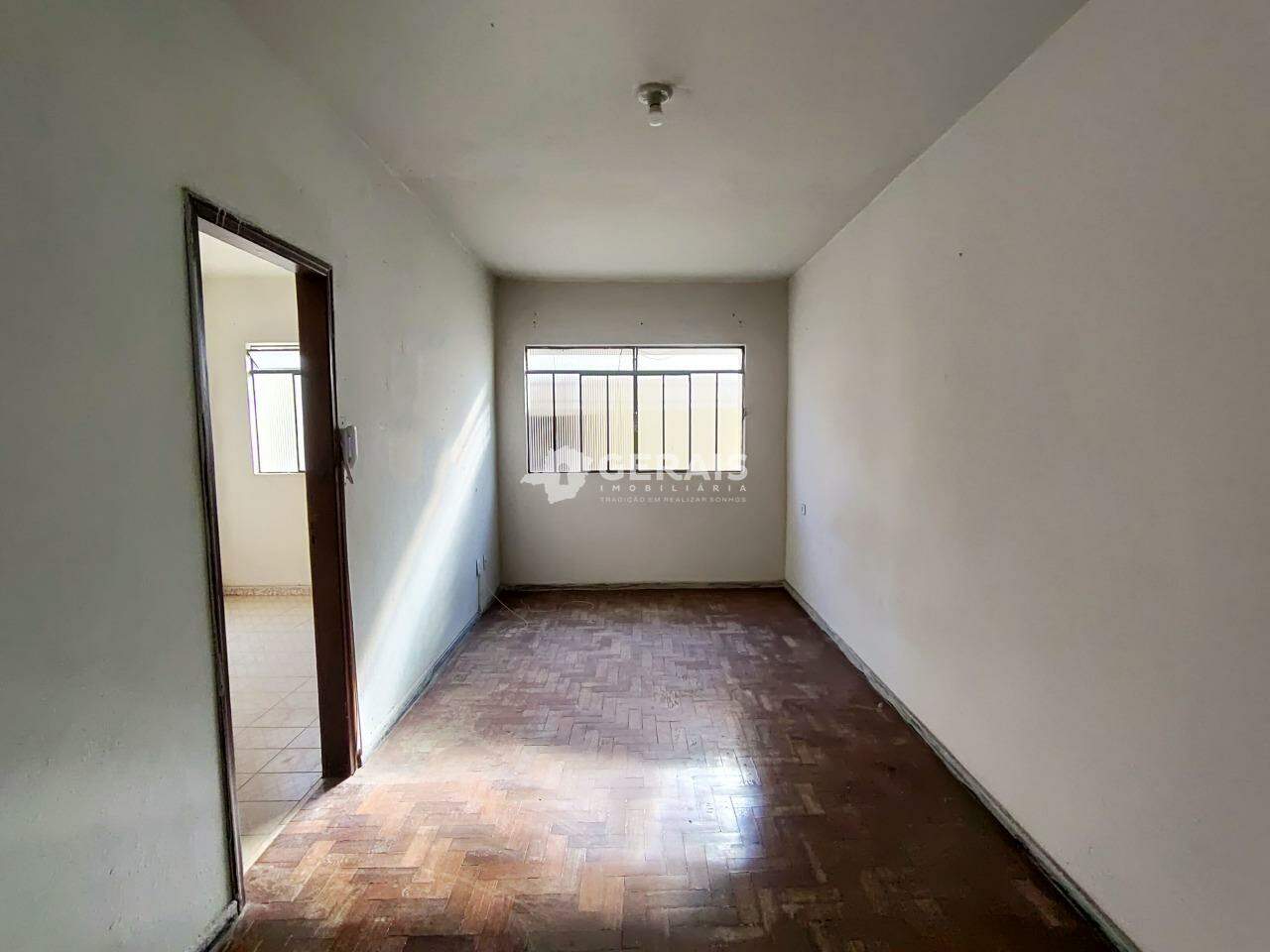 Apartamento para aluguel no CENTRO: 03- SALA