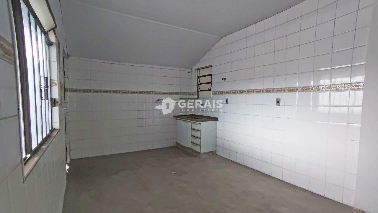Casa para aluguel no CENTRO: 07- COZINHA