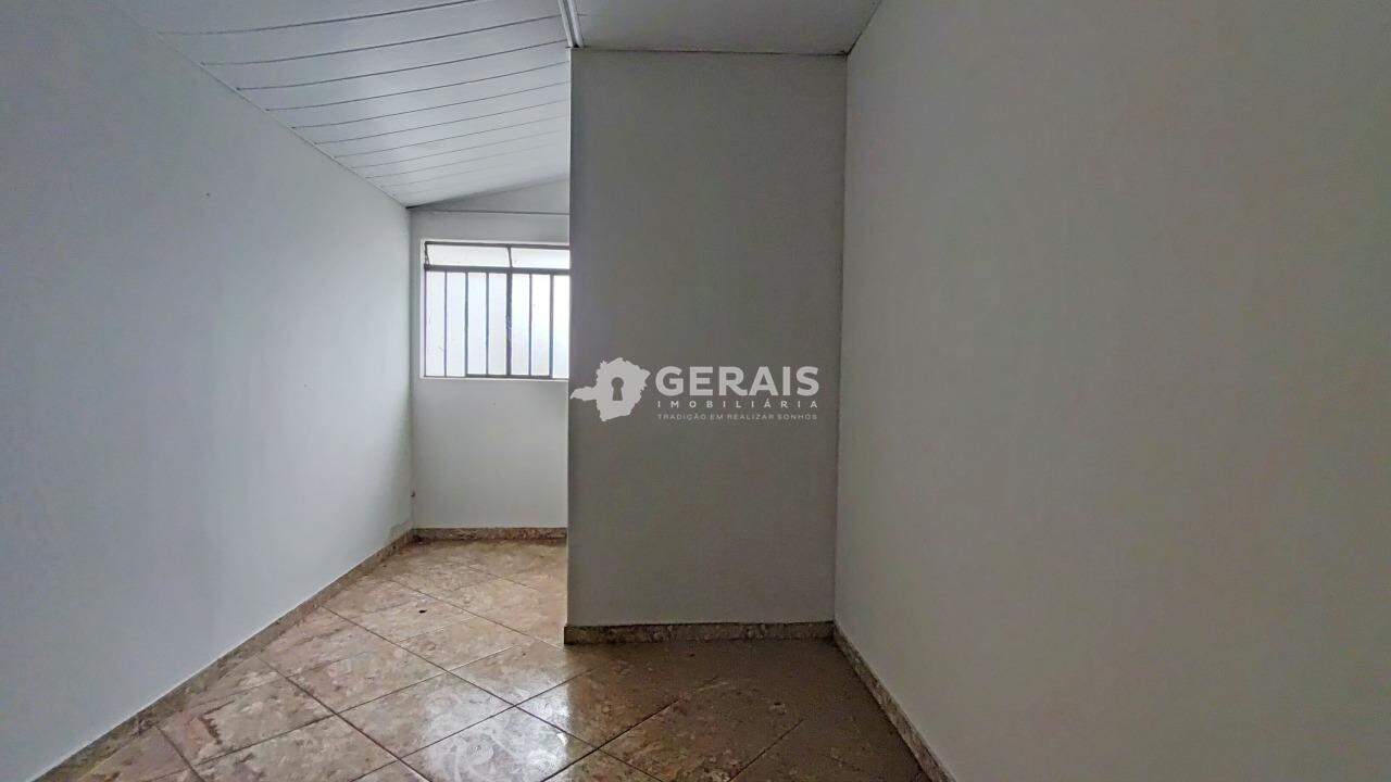 Casa para aluguel no CENTRO: 05- QUARTO 02