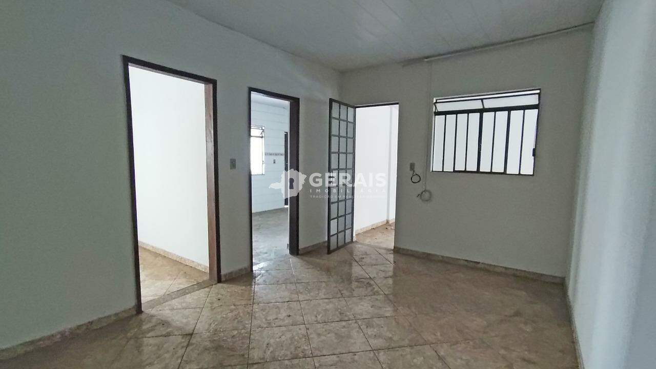 Casa para aluguel no CENTRO: 03- SALA