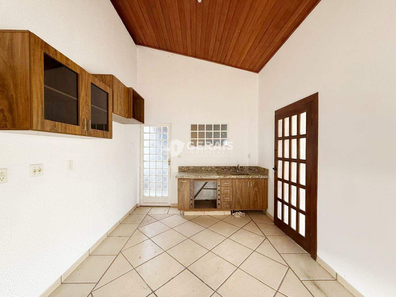 Casa à venda no SANTA ROSA: 04 - COZINHA