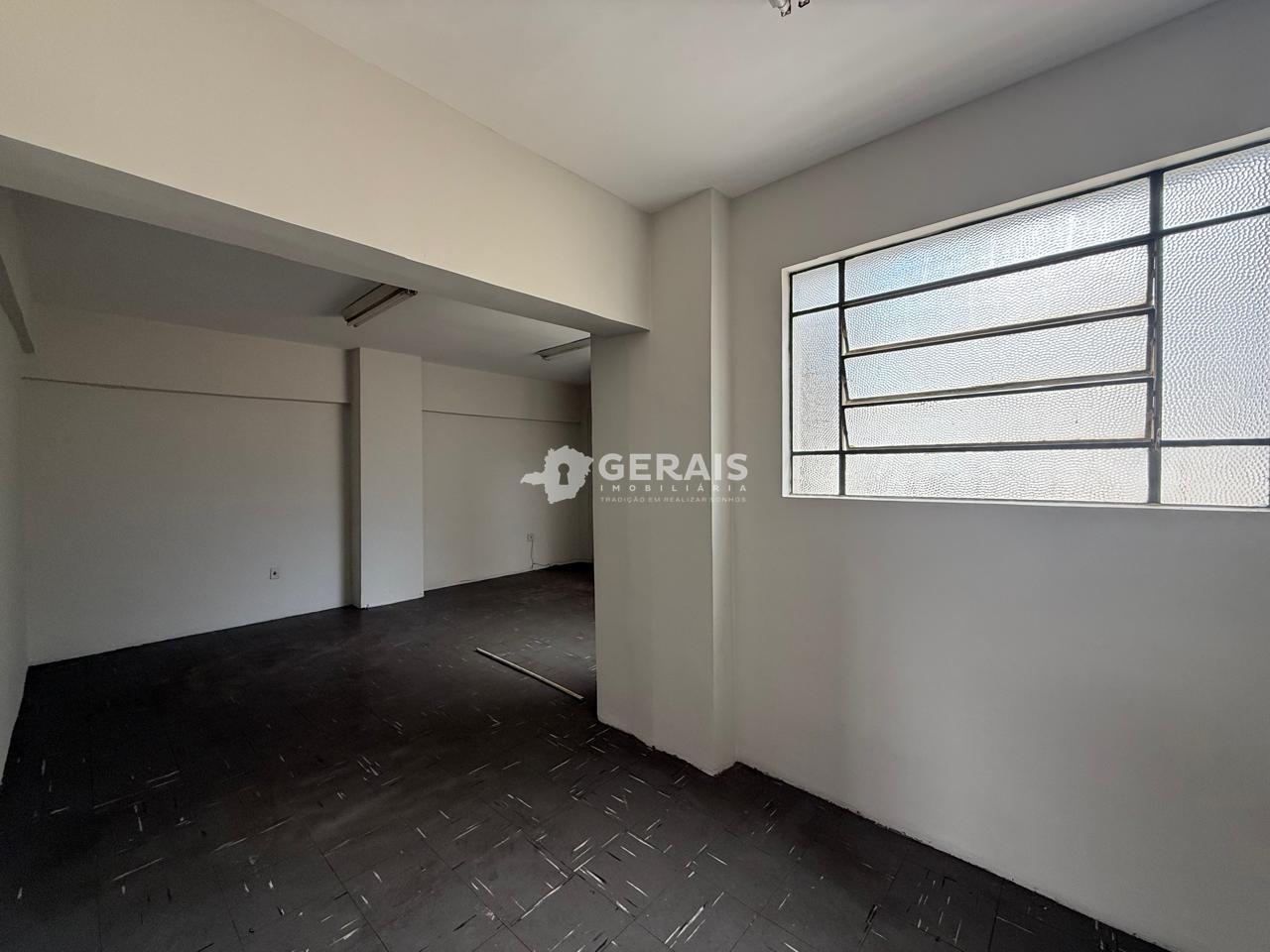 Sala à venda no CENTRO: 04- SALA