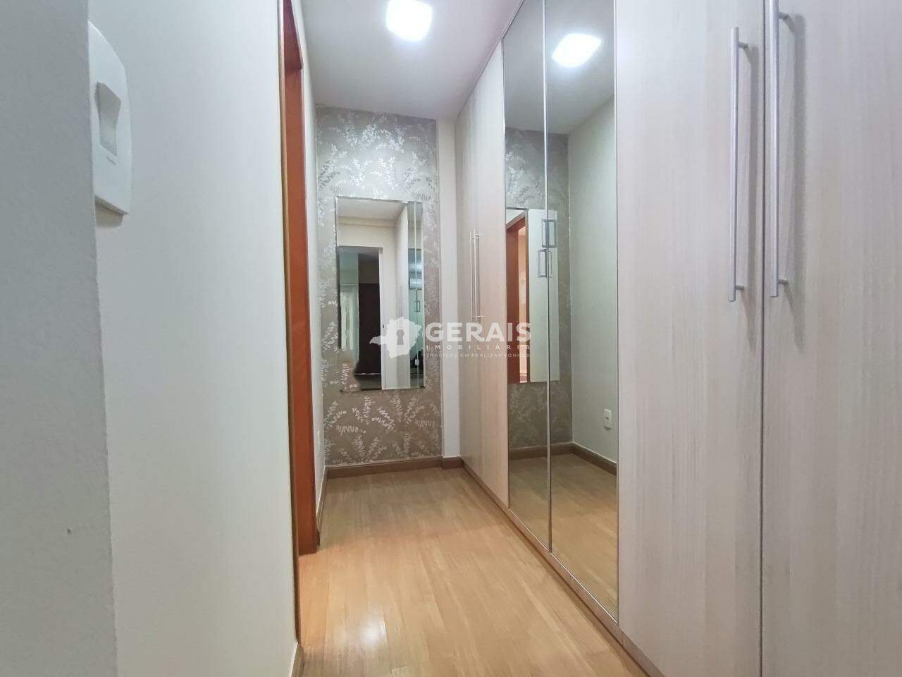 Apartamento para aluguel no CENTRO: 09 - CLOSET