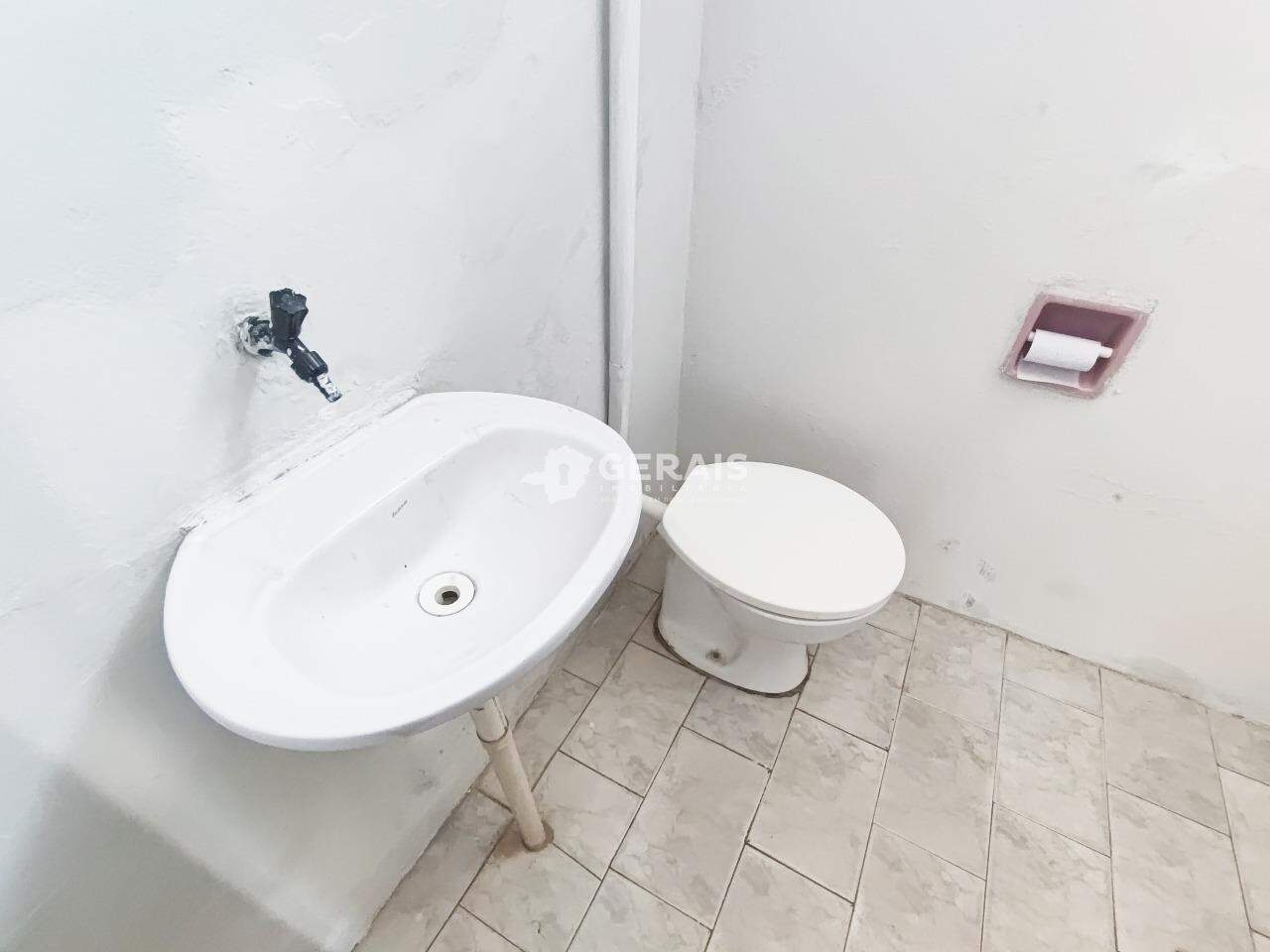 Loja para aluguel no CAMPINA VERDE: 06- BANHO SOCIAL