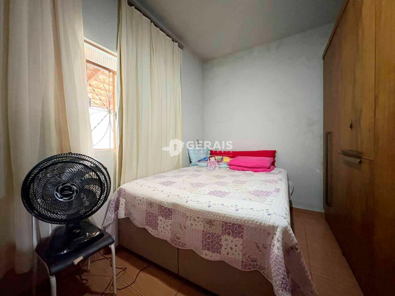 Casa para aluguel no SANTA LÚCIA: 04- QUARTO 01