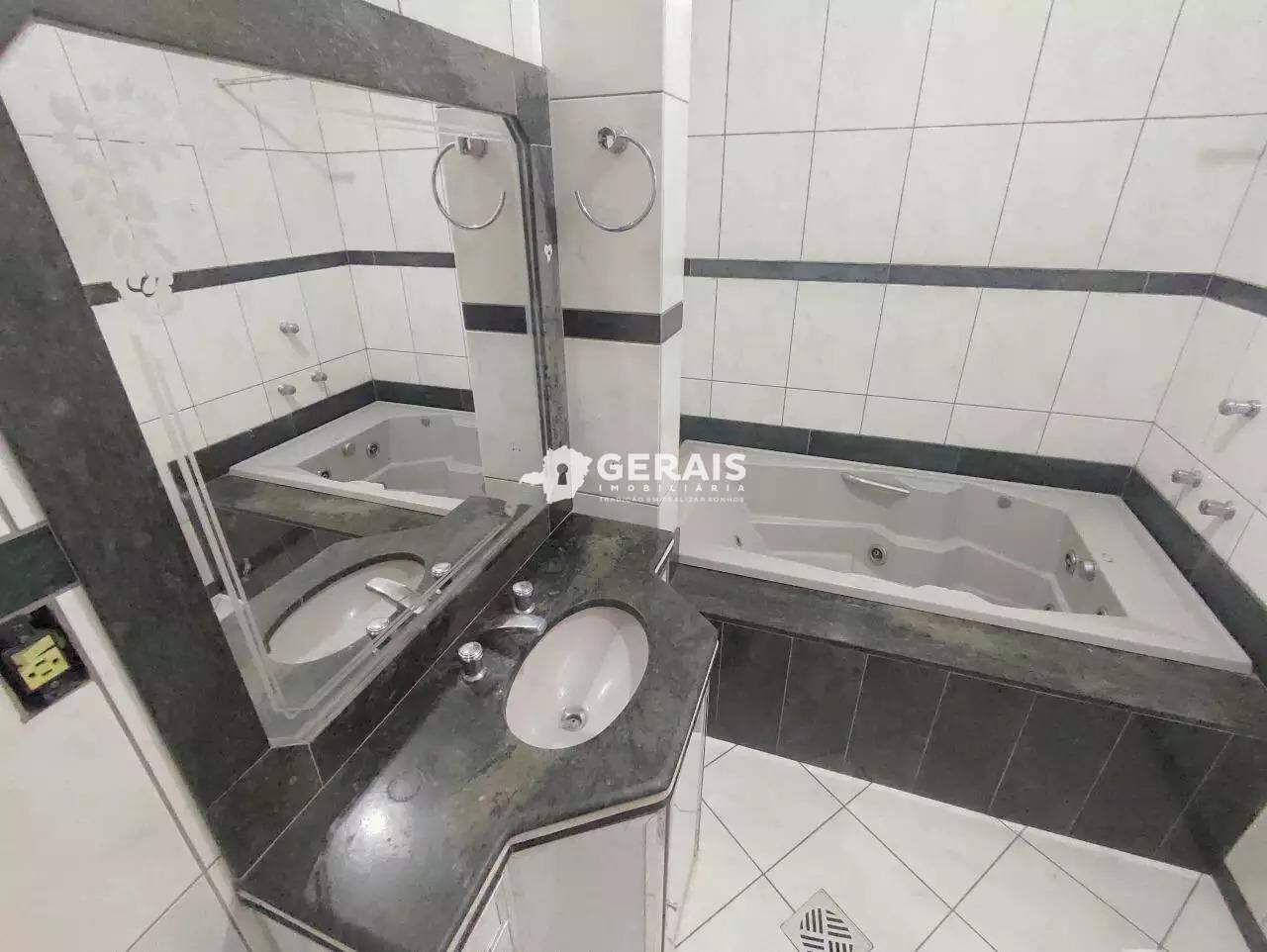 Casa à venda no SÃO SEBASTIÃO: 08- BANHO SUÍTE