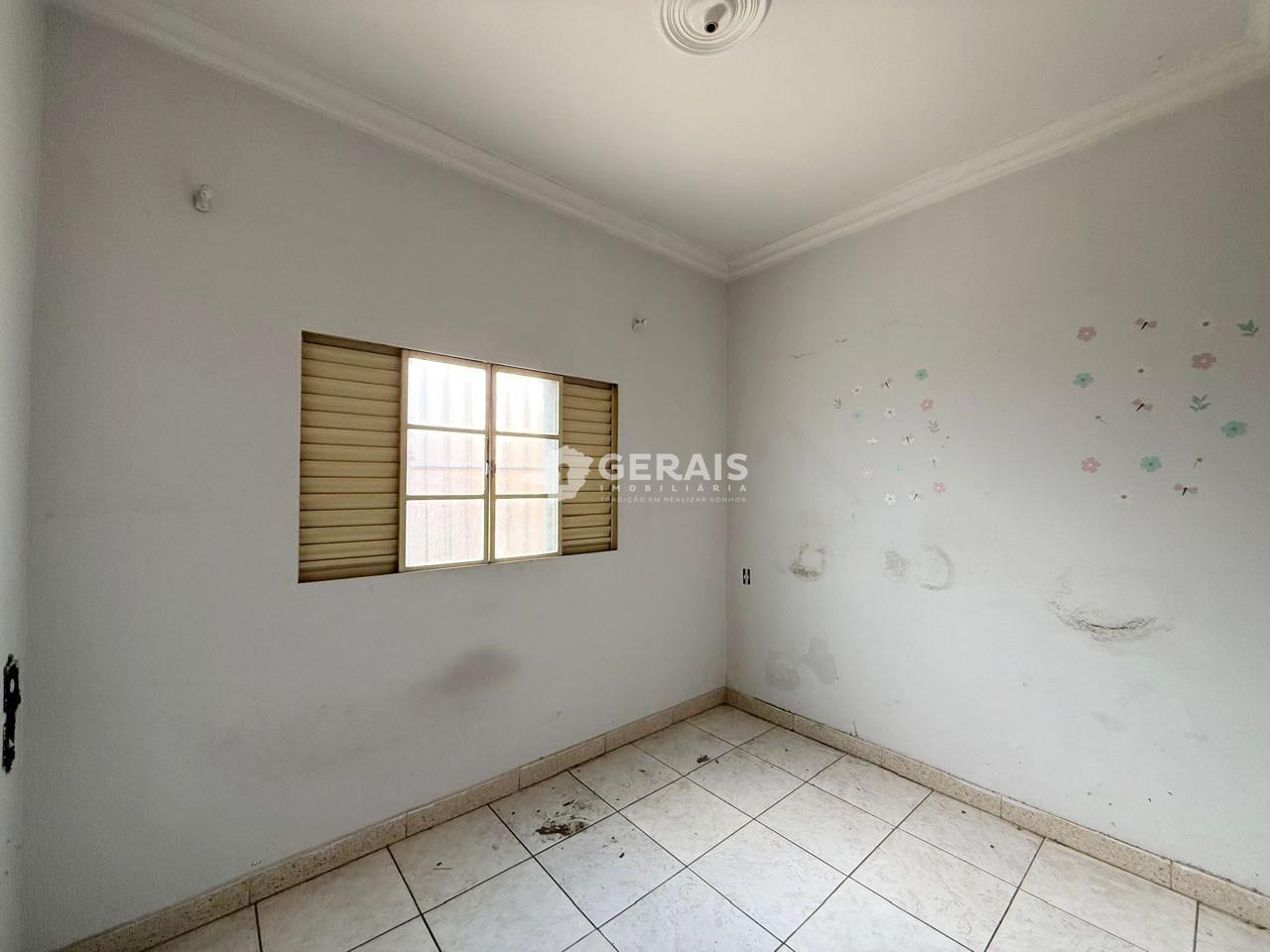 Casa à venda no SÃO SEBASTIÃO: 06- QUARTO 01