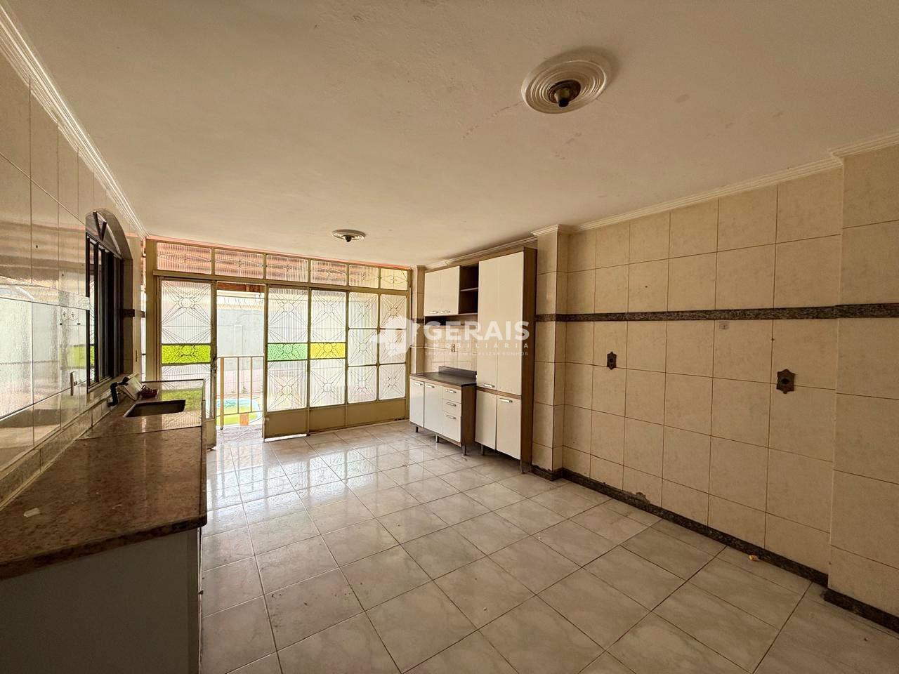 Casa à venda no SÃO SEBASTIÃO: 05- COZINHA