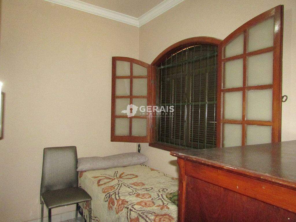 Casa à venda no SÃO SEBASTIÃO: 05- QUARTO 01