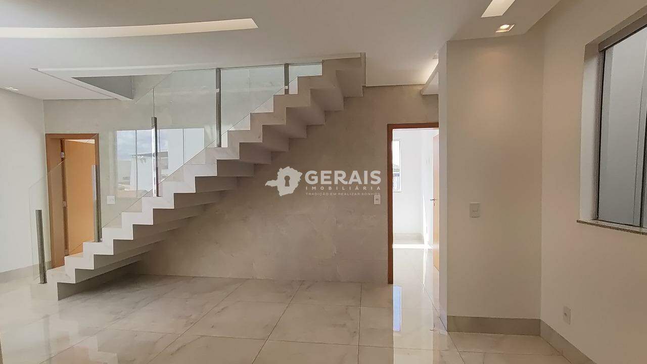 Apto Cobertura para aluguel no ESPLANADA: 04- SALA 01