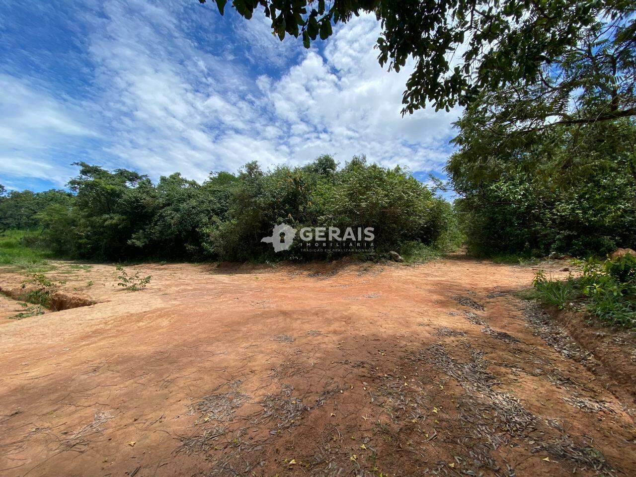 Lote à venda no SOLAR DO TREVO: 04- LOTE