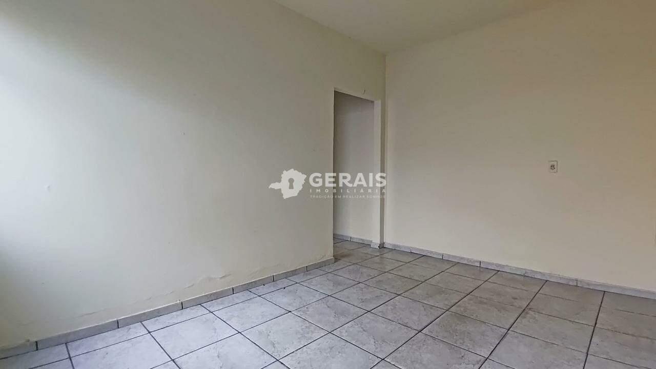 Barracão para aluguel no PLANALTO: 03 - SALA