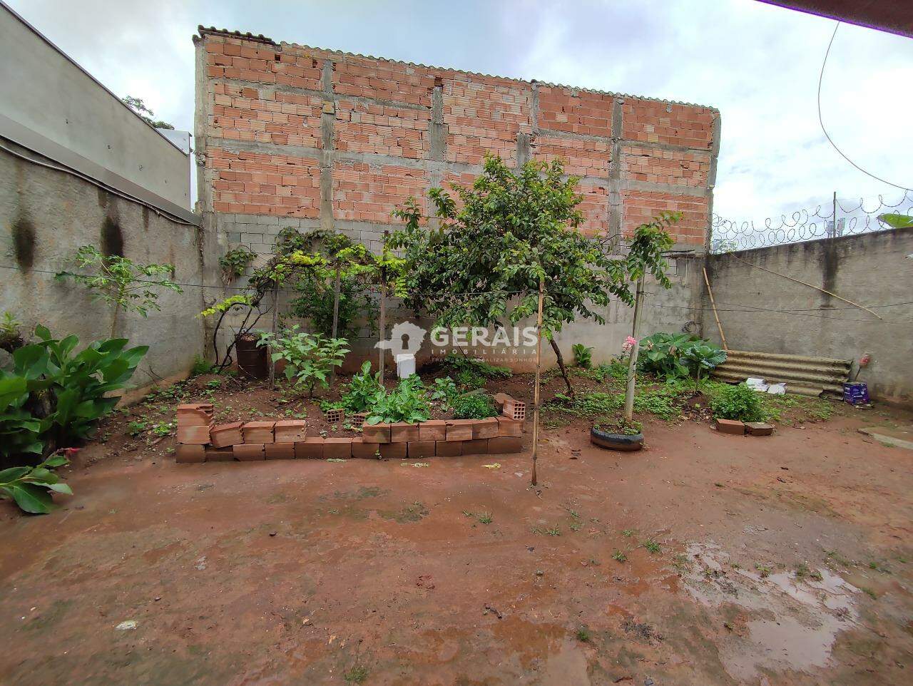 Casa para aluguel no SANTO ANDRE: 09- QUINTAL