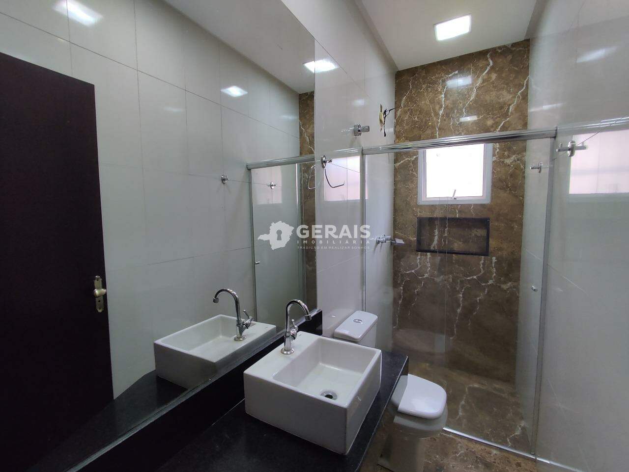 Casa para aluguel no SANTO ANDRE: 07- BANHO SOCIAL