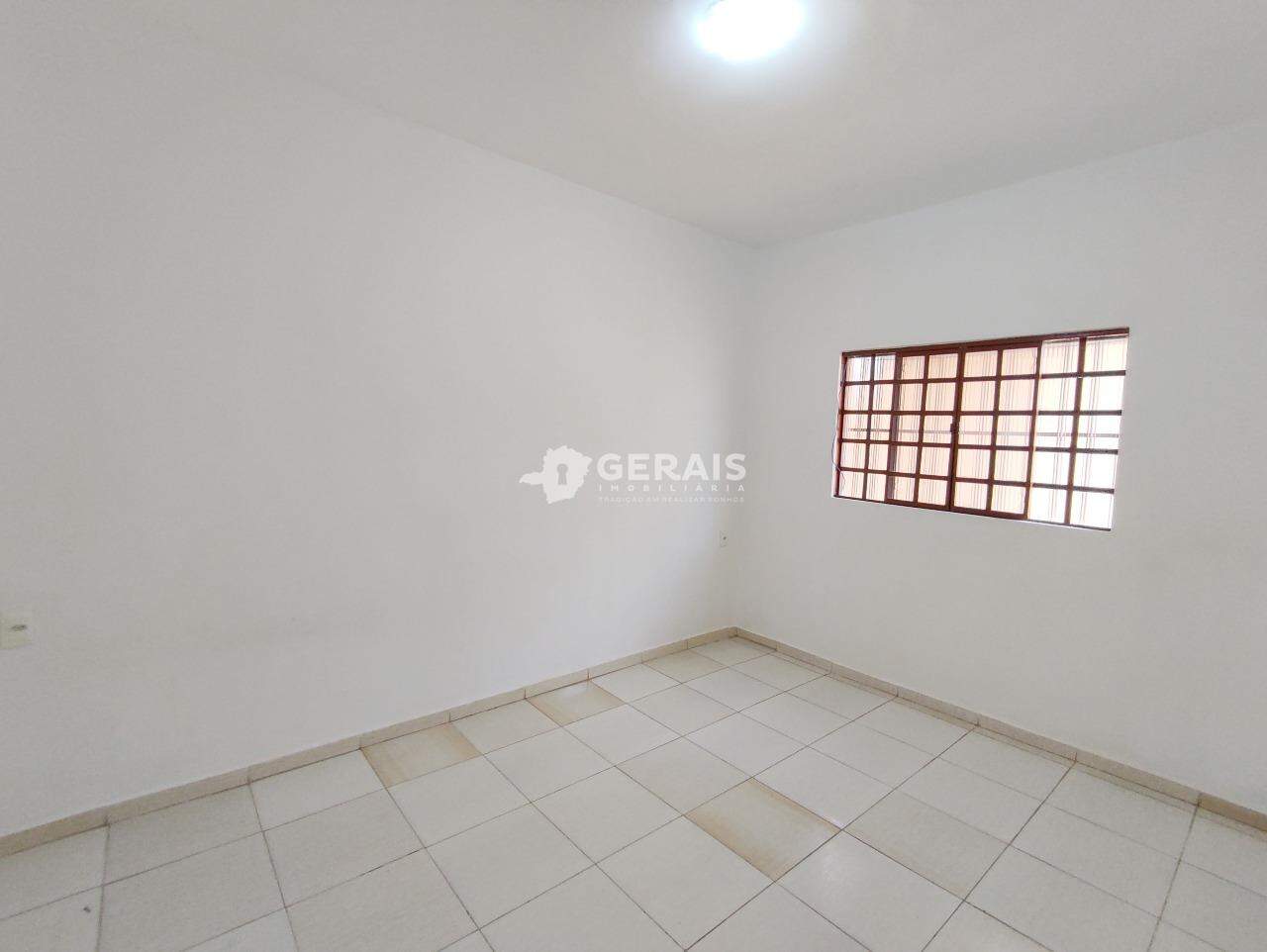 Casa para aluguel no SANTO ANDRE: 04- QUARTO 01