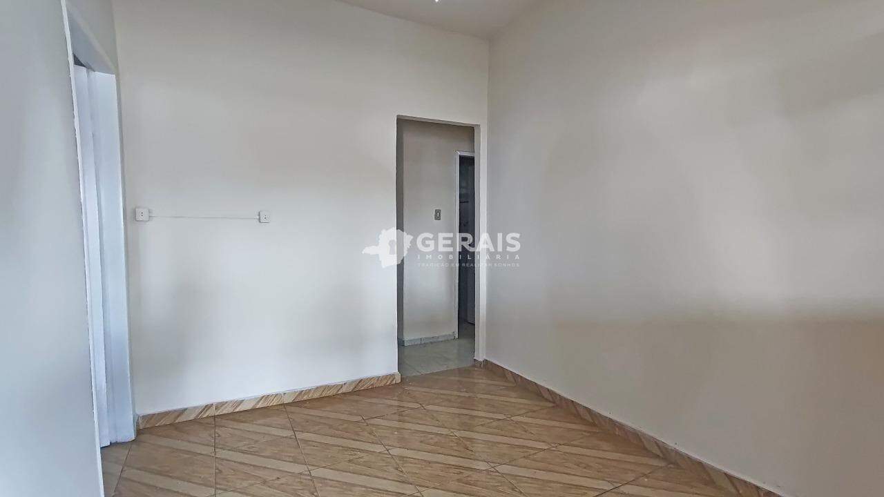 Casa à venda no DAS OLIVEIRAS: 03- SALA