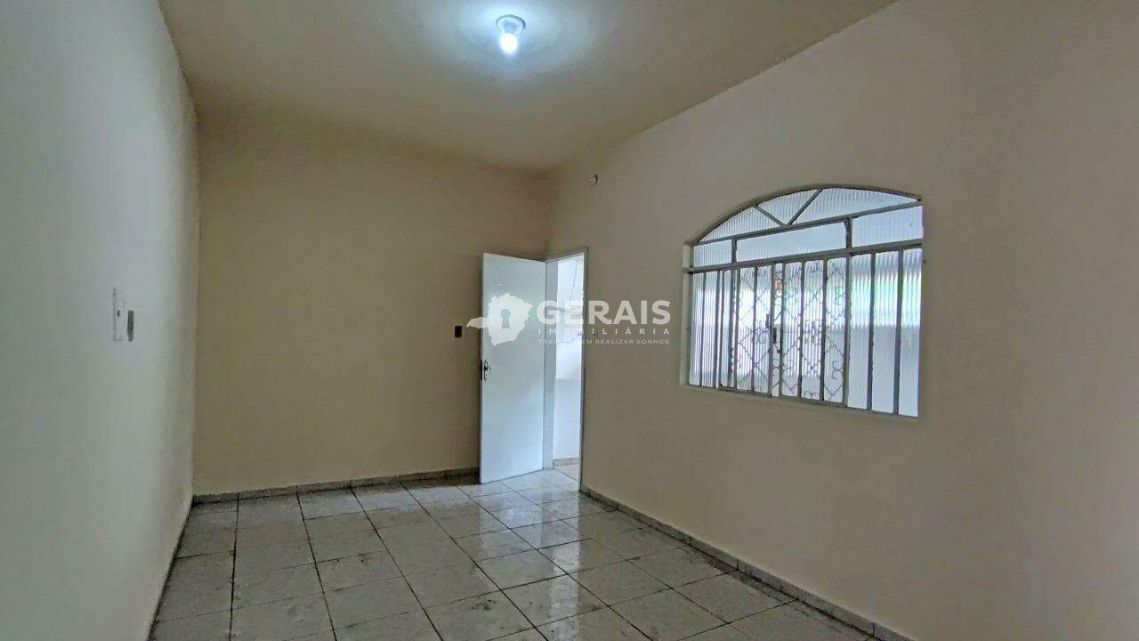 Casa à venda no DAS OLIVEIRAS: 05- COPA