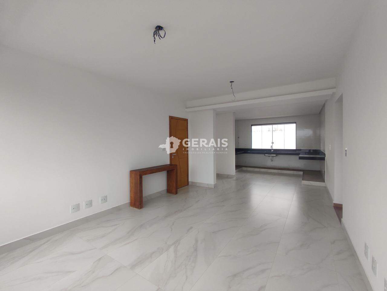 Apartamento à venda no BELVEDERE: 05 - SALA