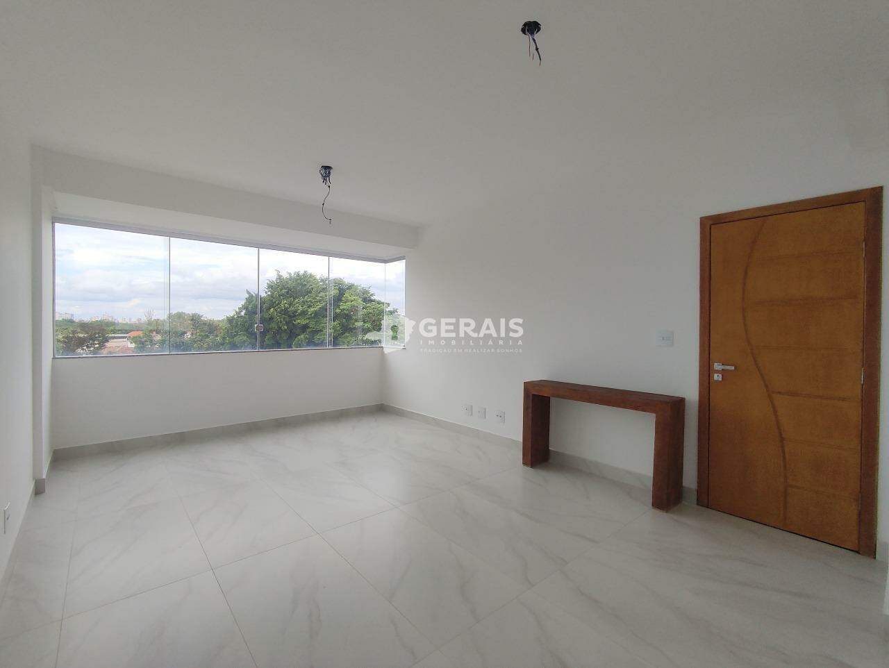 Apartamento à venda no BELVEDERE: 03 - SALA