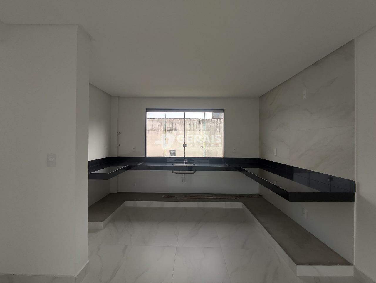 Apartamento à venda no BELVEDERE: 08 - COZINHA