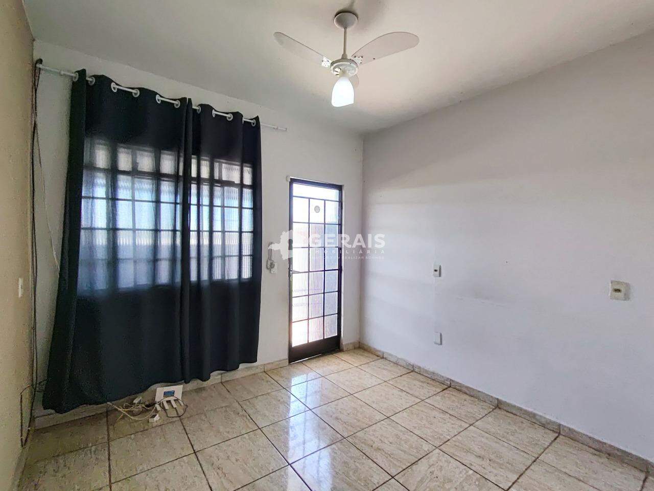 Casa para aluguel no JARDINOPOLIS: 03 - SALA