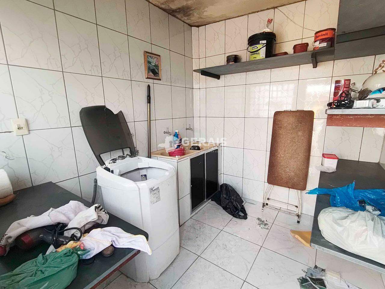 Casa para aluguel no SAGRADA FAMILIA: 09- ÁREA DE SERVIÇO