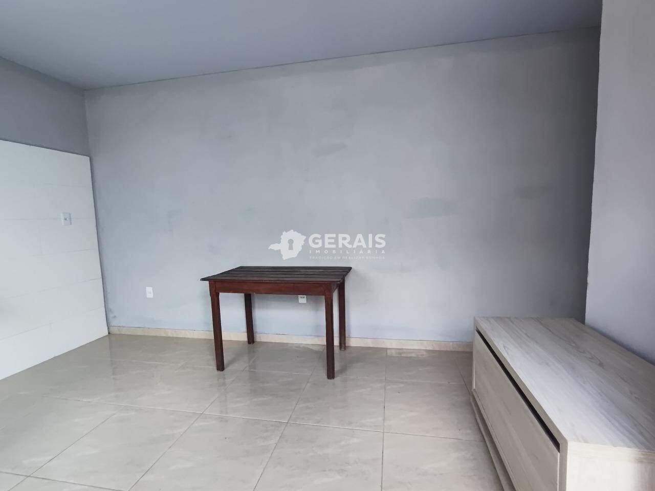 Barracão para aluguel no MARIA PECANHA: 03 - SALA