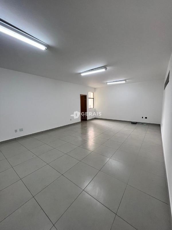 Sala à venda no CENTRO: 06- SALA