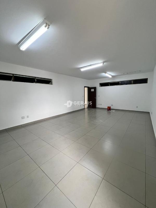 Sala à venda no CENTRO: 05- SALA