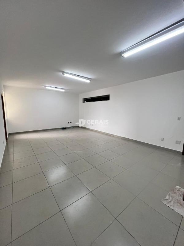 Sala à venda no CENTRO: 03- SALA