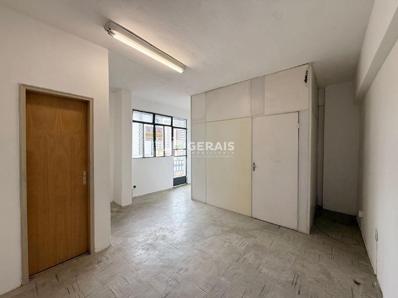 Sala à venda no CENTRO: 04- SALA