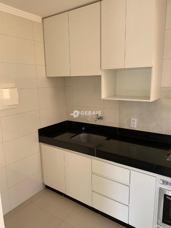 Apartamento à venda no VILA ROMANA: 06- COZINHA