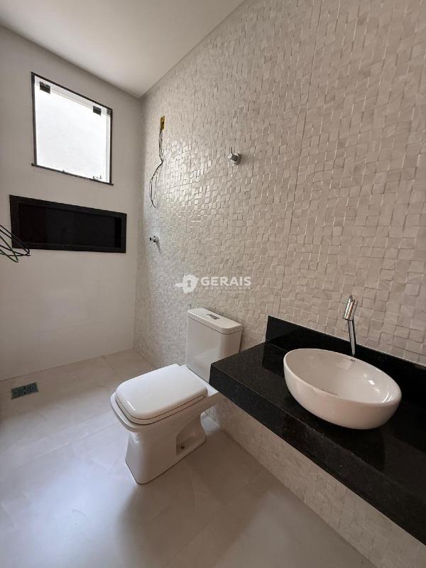 Casa à venda no VILA ROMANA: 09- BANHO SUÍTE