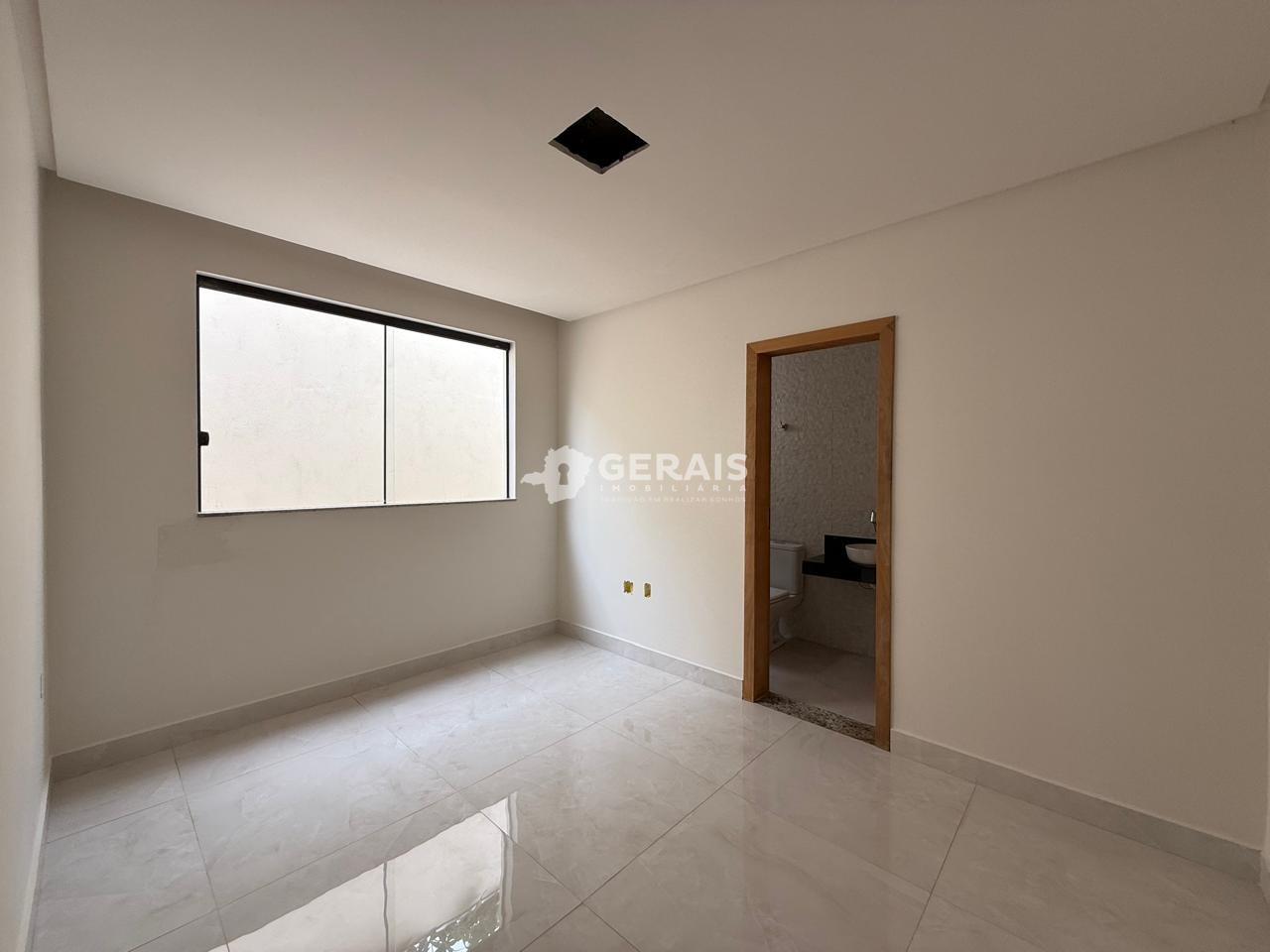 Casa à venda no VILA ROMANA: 08- QUARTO SUÍTE