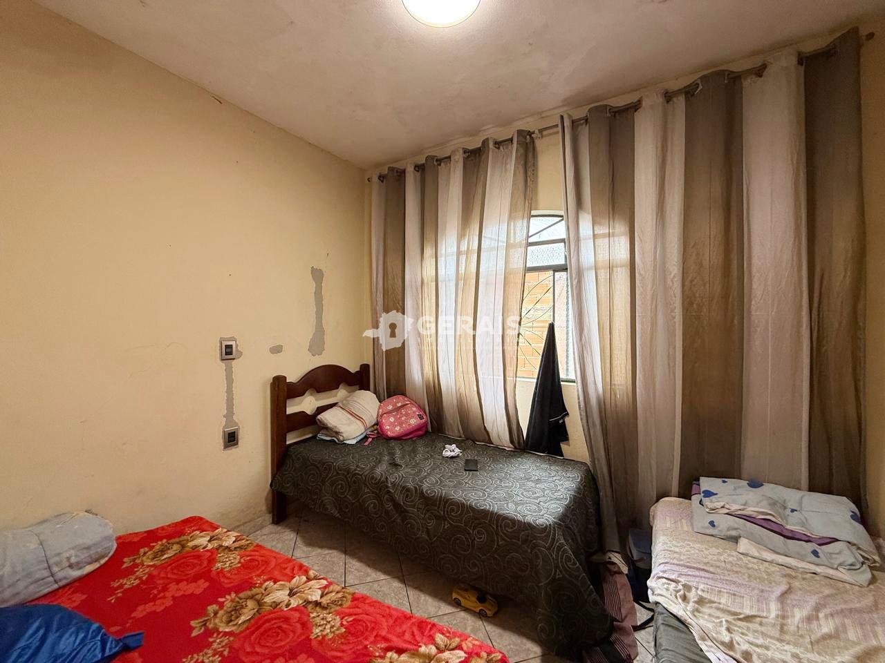 Casa à venda no SANTA LÚCIA: 08- QUARTO 02