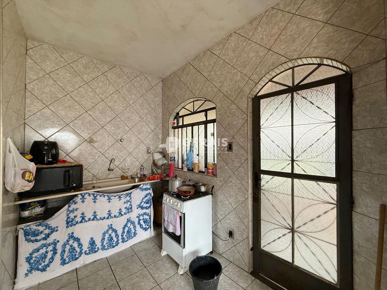 Casa à venda no SANTA LÚCIA: 06- COZINHA