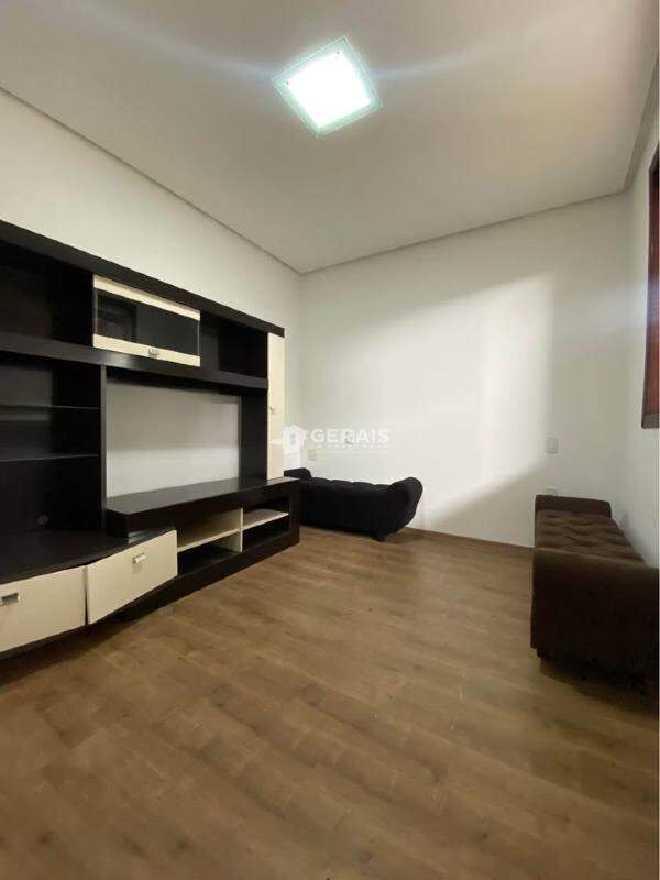 Casa à venda no JARDIM DAS ACACIAS: 07 - QUARTO 01