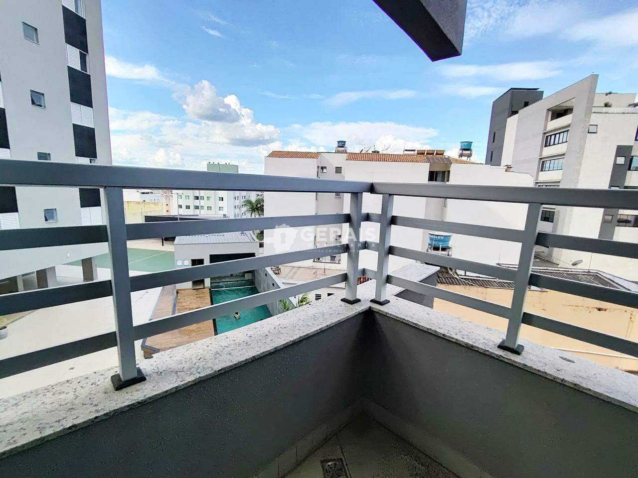 Apartamento para aluguel no CENTRO: 08- SACADA