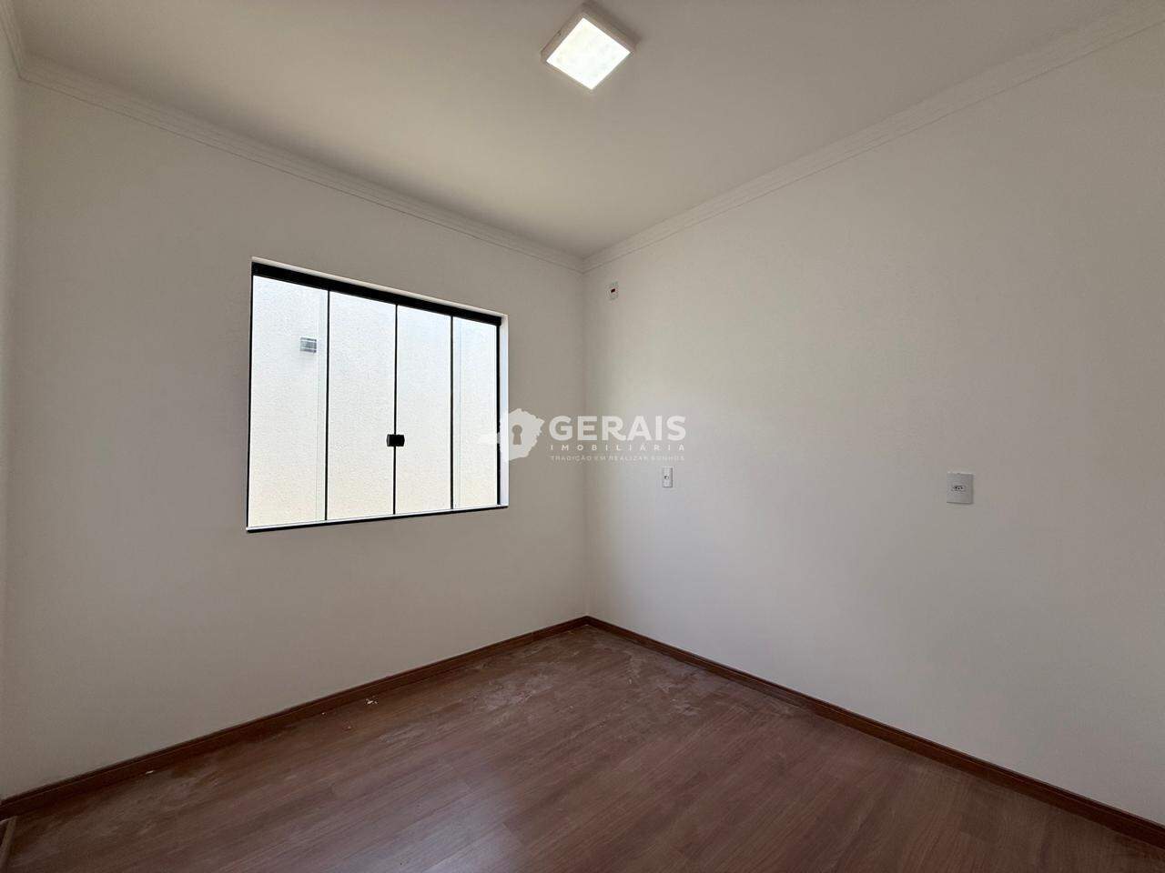 Casa à venda no TIETE: 09 - QUARTO 02