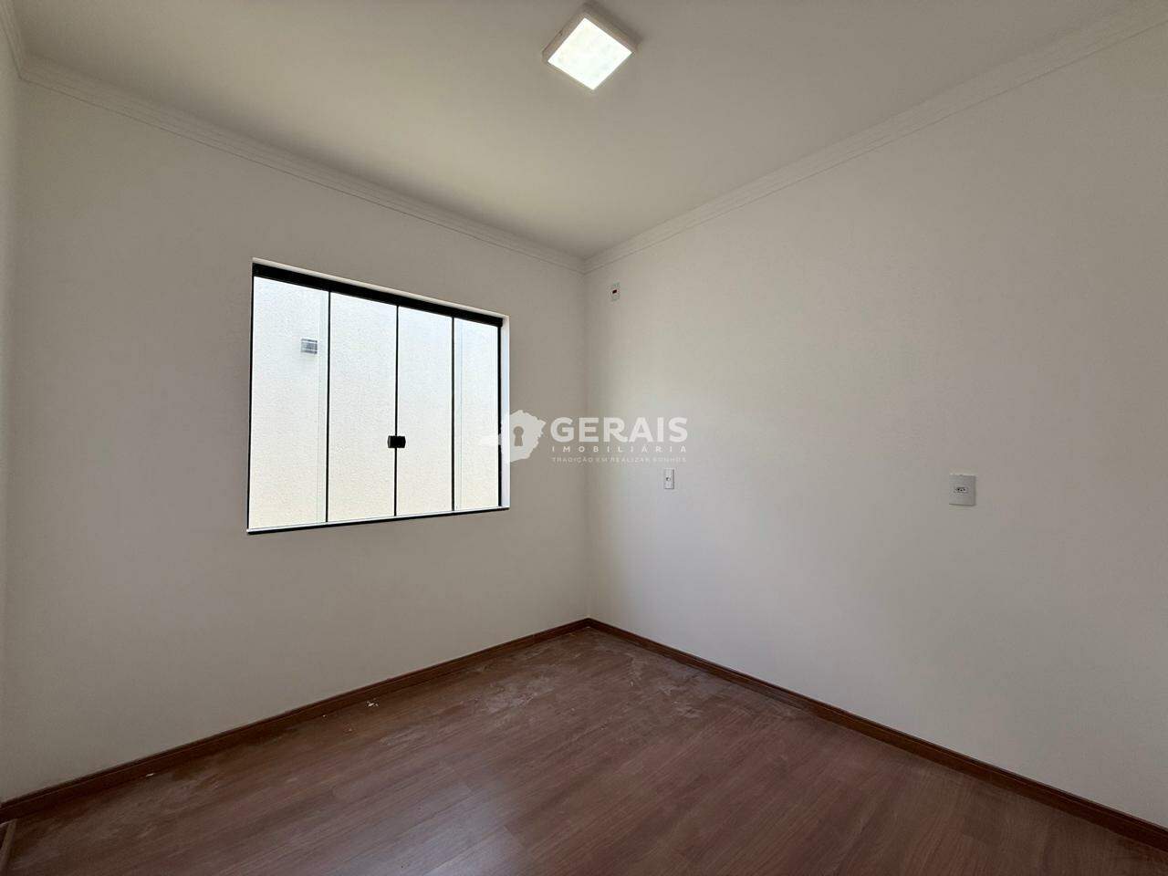 Casa à venda no TIETE: 09 - QUARTO 02